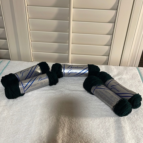 Vintage BRENTWOOD Yarn 5 Skeins 300 Yards  Green Onyx Made in America - Picture 2 of 8